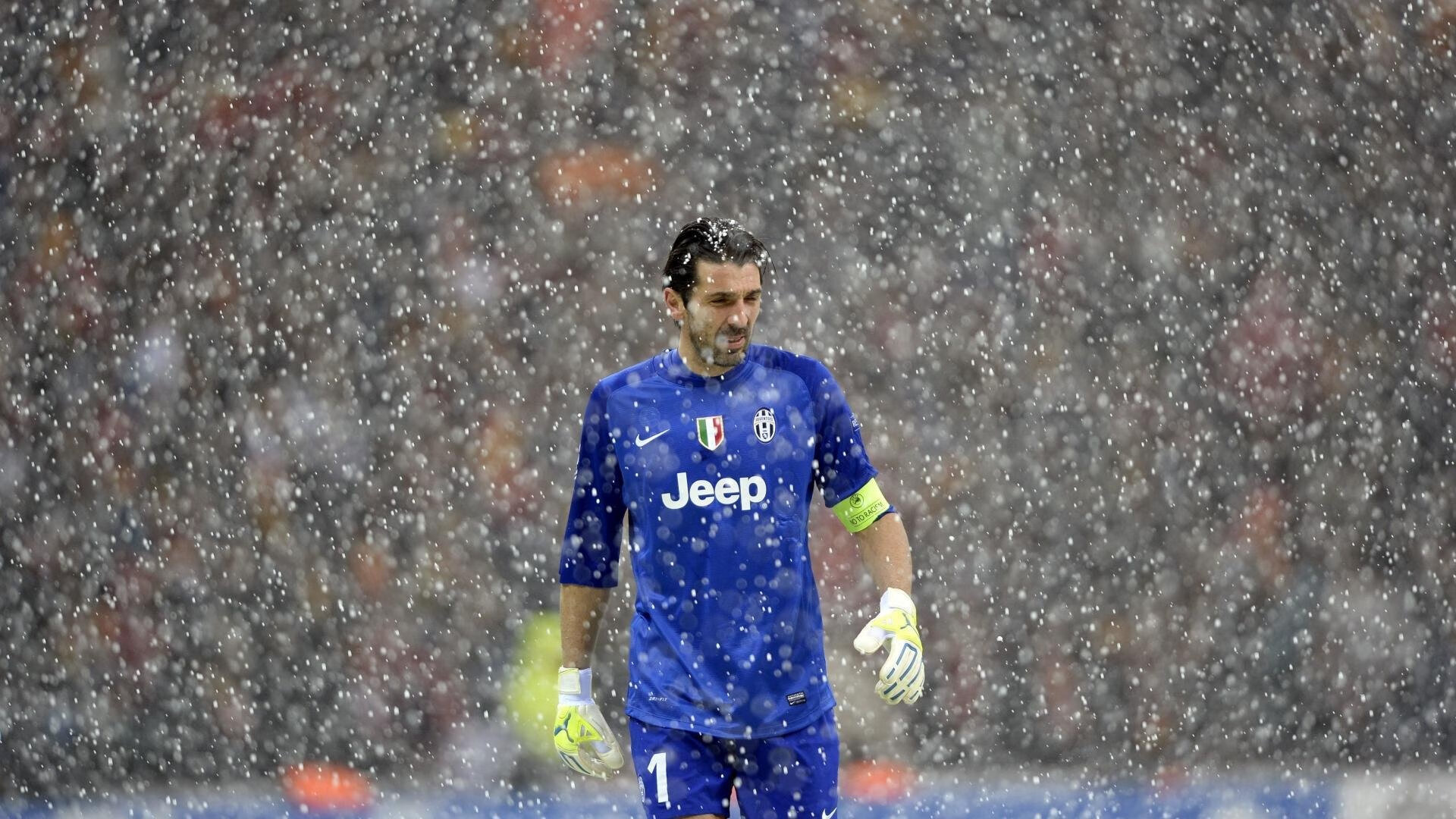 中超联赛中国青年队战胜 球迷欣喜若狂，中国足球青年超级联赛